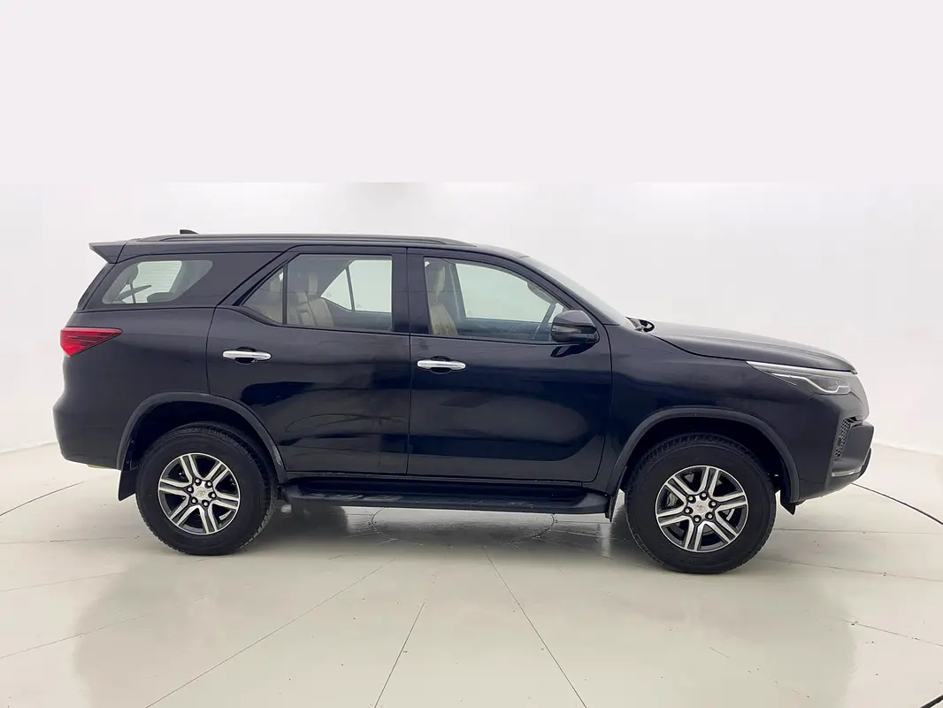 TOYOTA Fortuner EXR 2025 - photo 5 - Import Émirats | International Cars