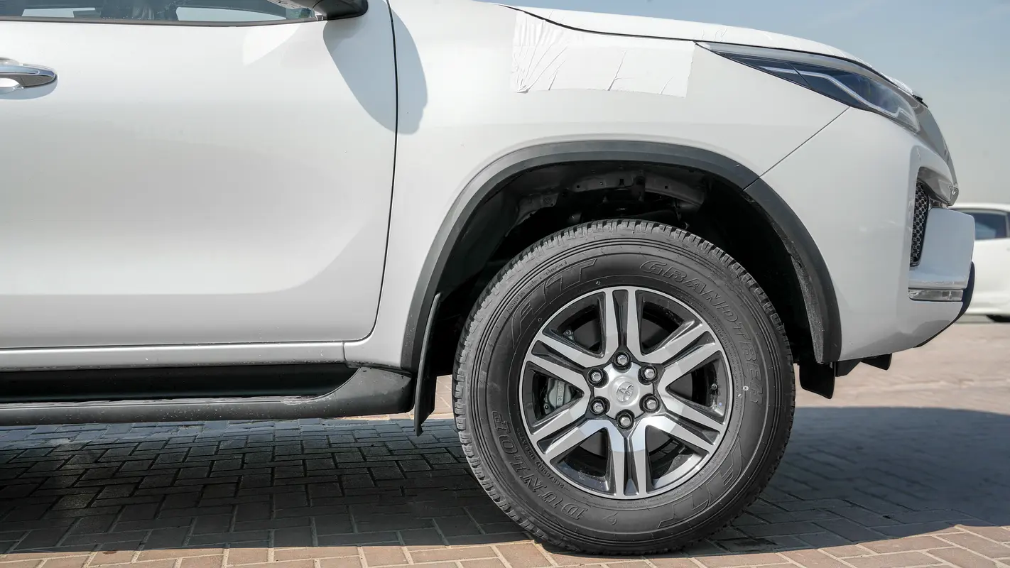 TOYOTA Fortuner Other 2026 - photo 6 - Import Émirats | International Cars