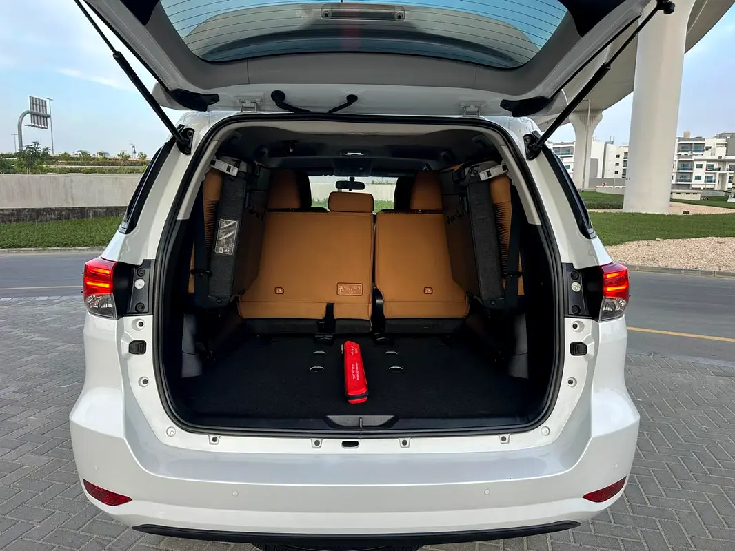 TOYOTA Fortuner GXR 2023 - photo 11 - Import Émirats | International Cars