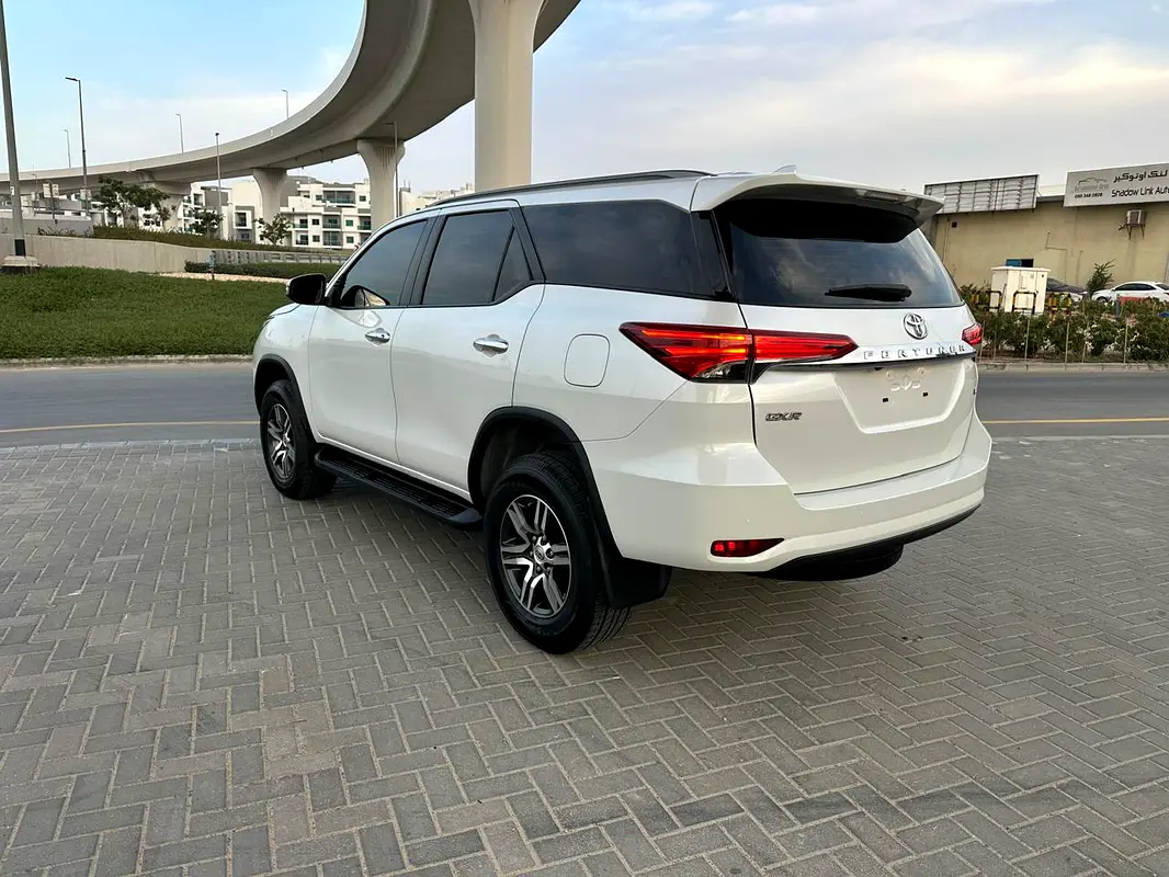 TOYOTA Fortuner GXR 2023 - photo 5 - Import Émirats | International Cars