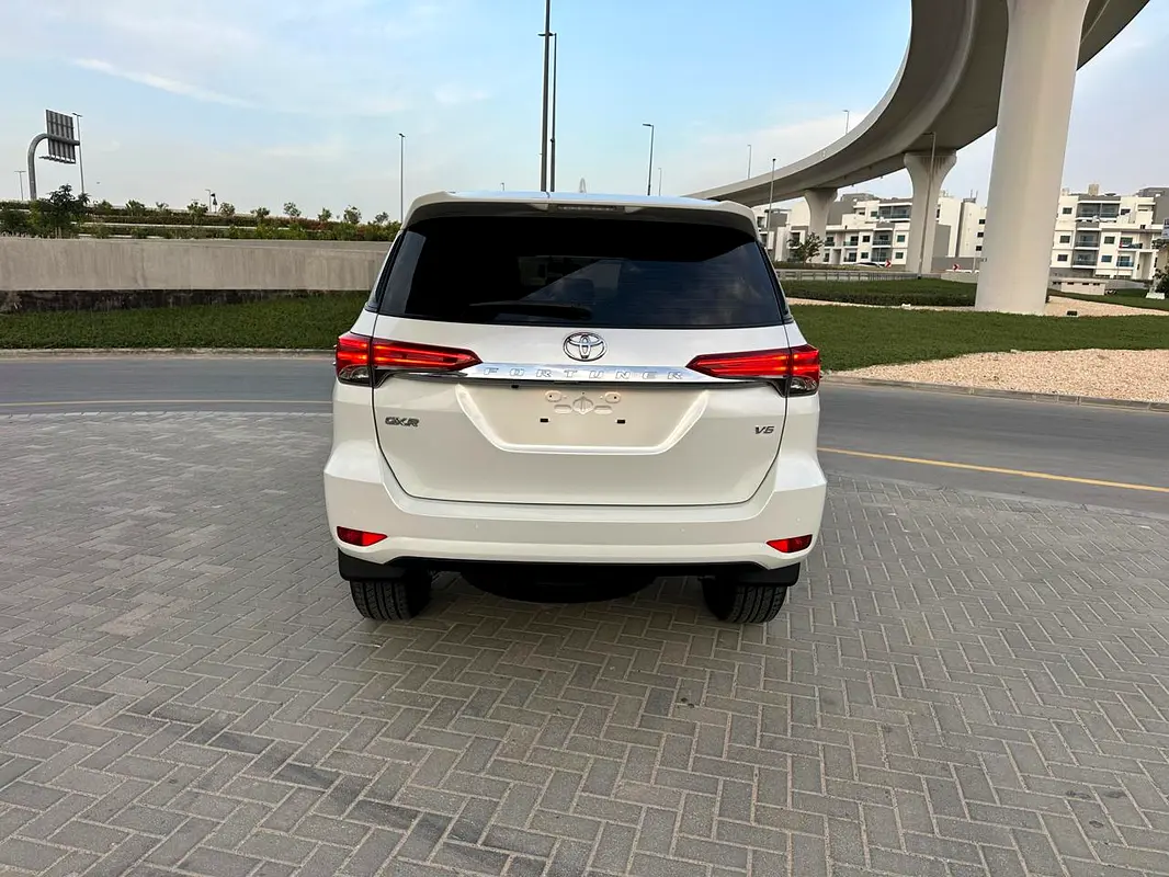 TOYOTA Fortuner GXR 2023 - photo 6 - Import Émirats | International Cars