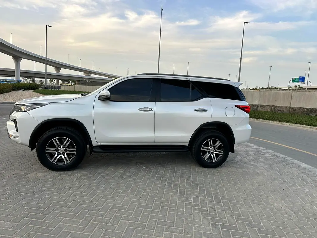 TOYOTA Fortuner GXR 2023 - photo 7 - Import Émirats | International Cars