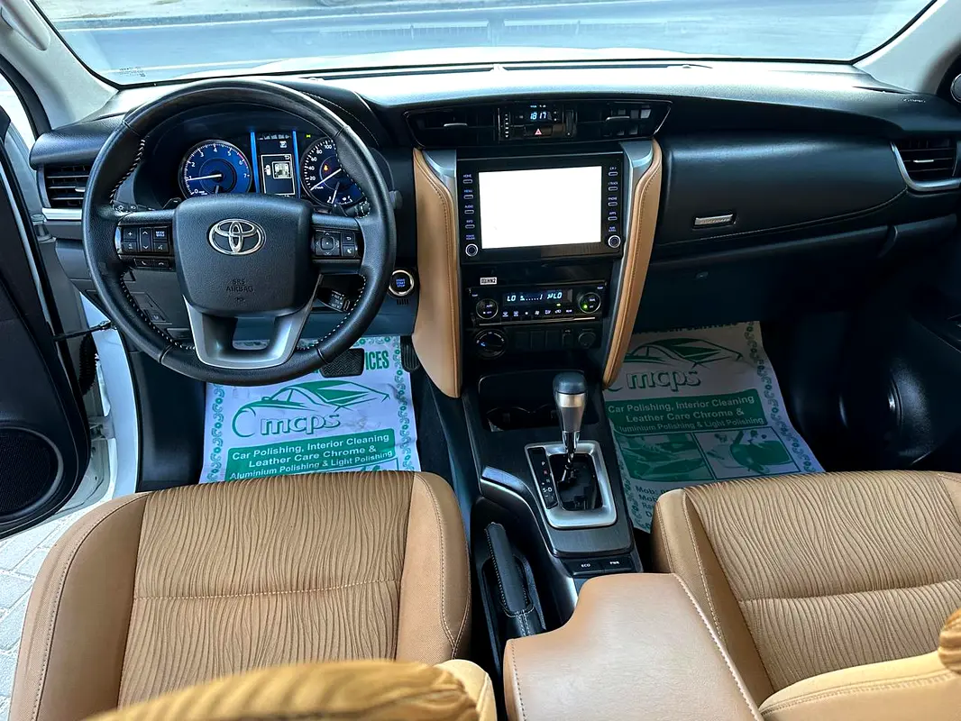 TOYOTA Fortuner GXR 2023 - photo 8 - Import Émirats | International Cars