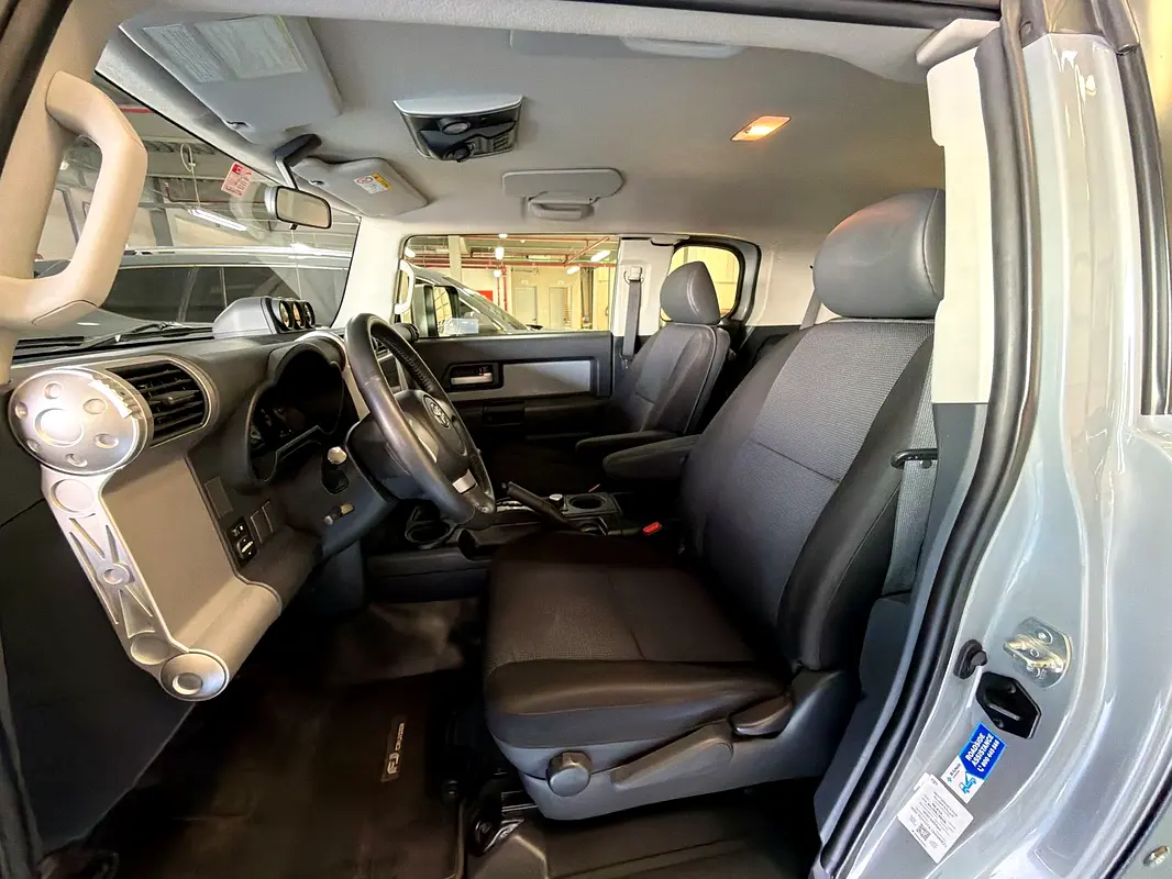 TOYOTA FJ Cruiser GXR 2022 - photo 11 - Import Émirats | International Cars