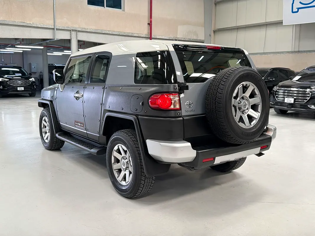 TOYOTA FJ Cruiser GXR 2022 - photo 5 - Import Émirats | International Cars