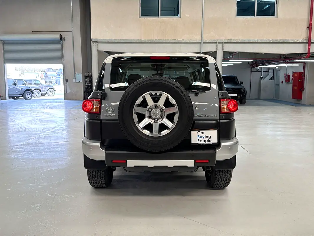 TOYOTA FJ Cruiser GXR 2022 - photo 6 - Import Émirats | International Cars