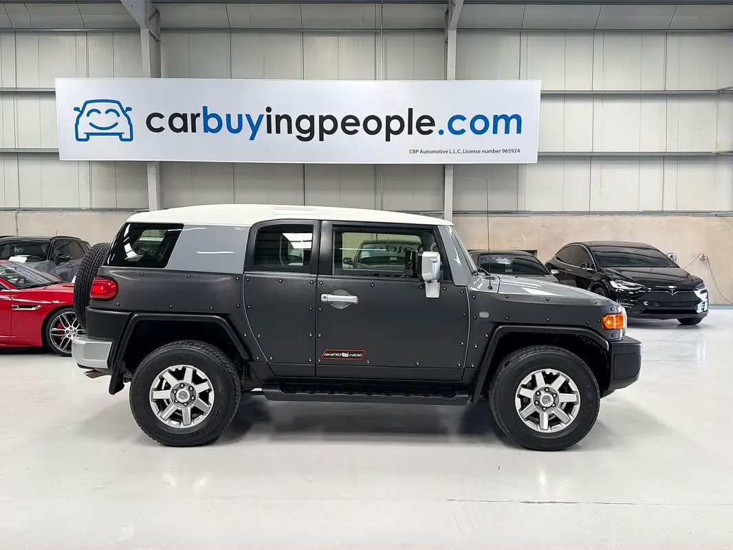 TOYOTA FJ Cruiser GXR 2022 - photo 8 - Import Émirats | International Cars