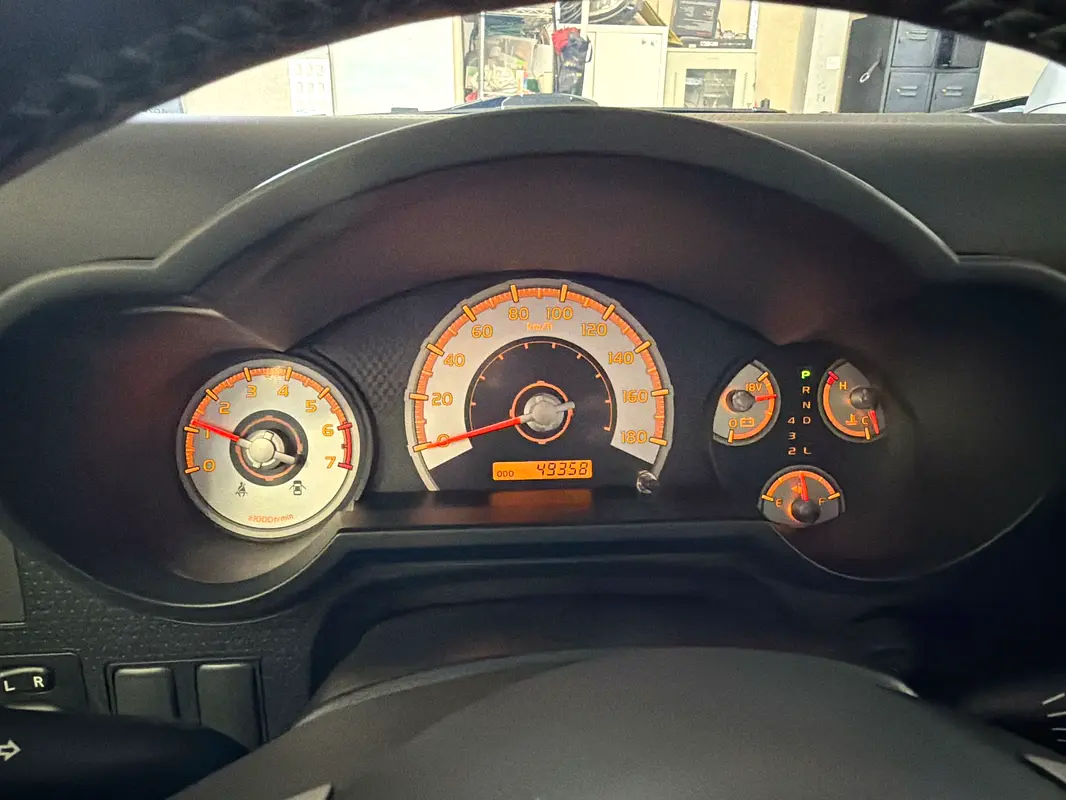 TOYOTA FJ Cruiser GXR 2022 - photo 9 - Import Émirats | International Cars