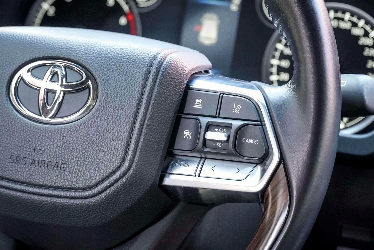 TOYOTA Land Cruiser GXR 2022 - photo 11 - Import Émirats | International Cars