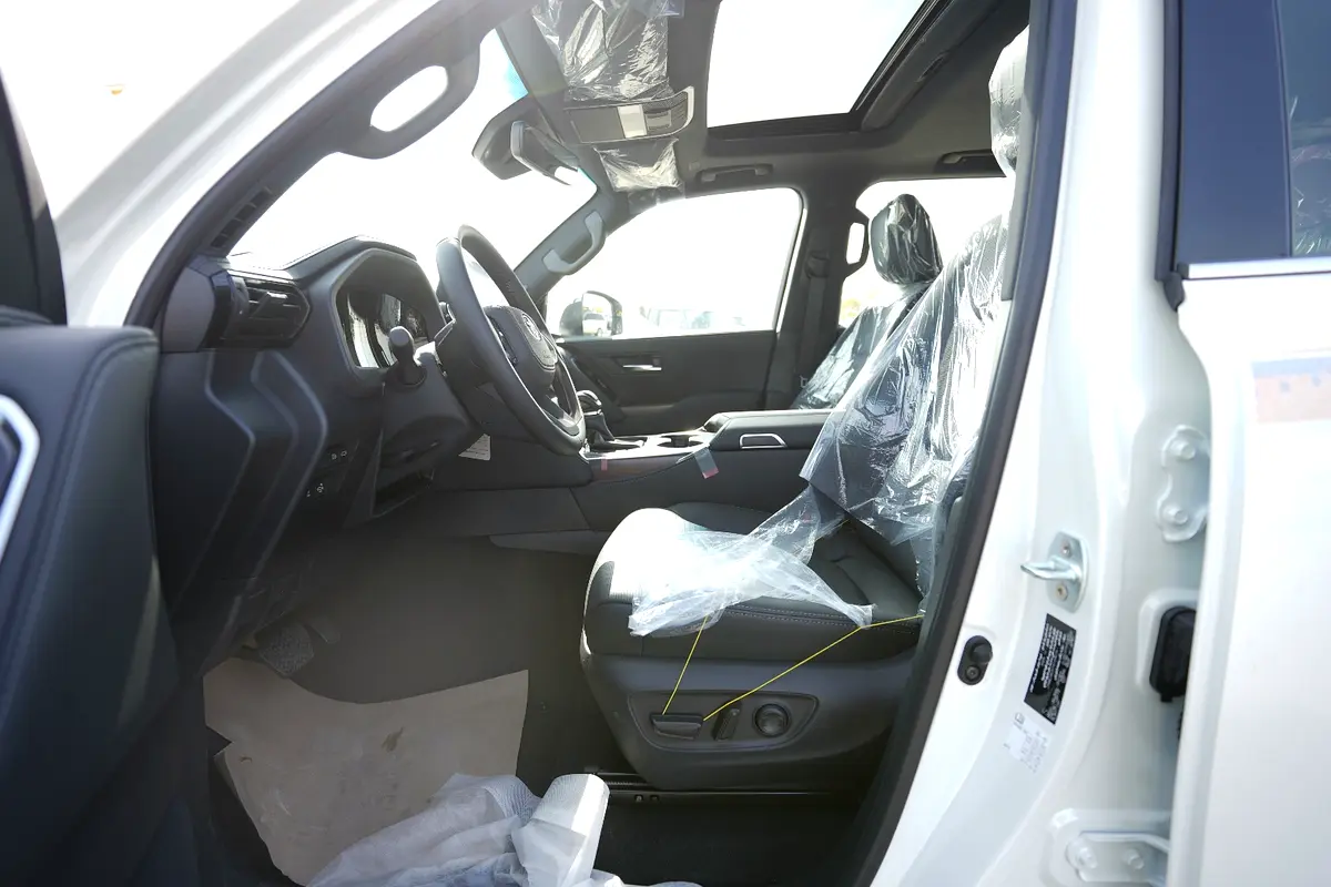 TOYOTA Land Cruiser VX 2026 - photo 4 - Import Émirats | International Cars