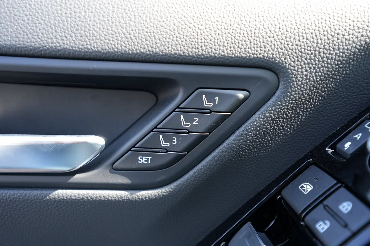 TOYOTA Land Cruiser VX 2026 - photo 6 - Import Émirats | International Cars