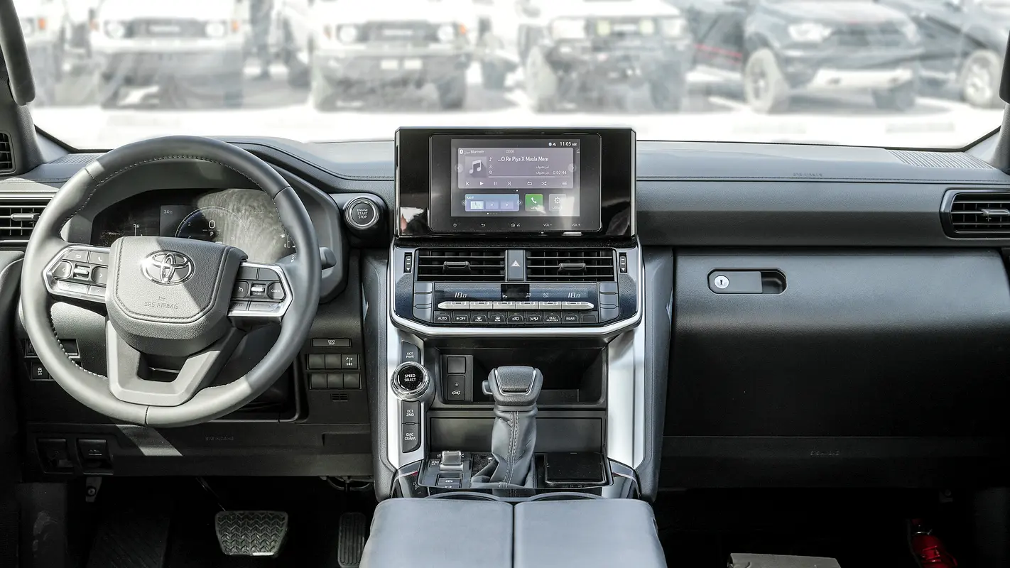 TOYOTA Land Cruiser 4.0L 2025 - photo 11 - Import Émirats | International Cars