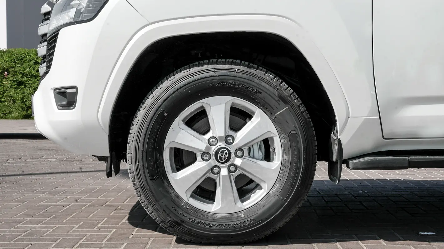 TOYOTA Land Cruiser 4.0L 2025 - photo 6 - Import Émirats | International Cars