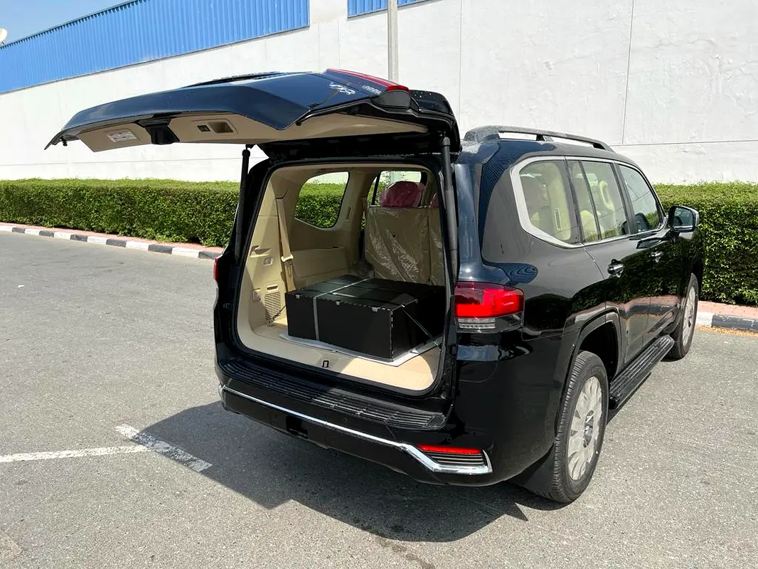 TOYOTA Land Cruiser VX 2025 - photo 5 - Import Émirats | International Cars