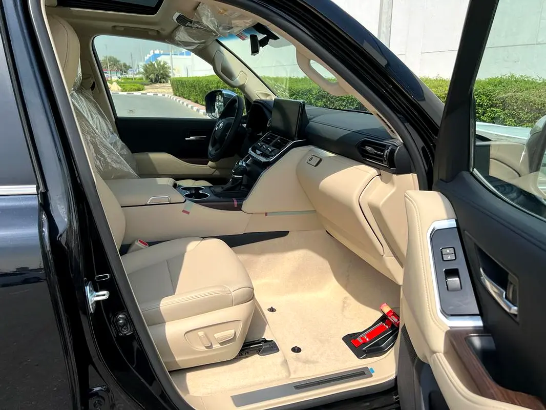TOYOTA Land Cruiser VX 2025 - photo 6 - Import Émirats | International Cars