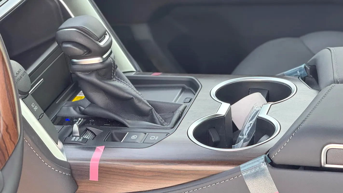 TOYOTA Land Cruiser GXR 2025 - photo 11 - Import Émirats | International Cars