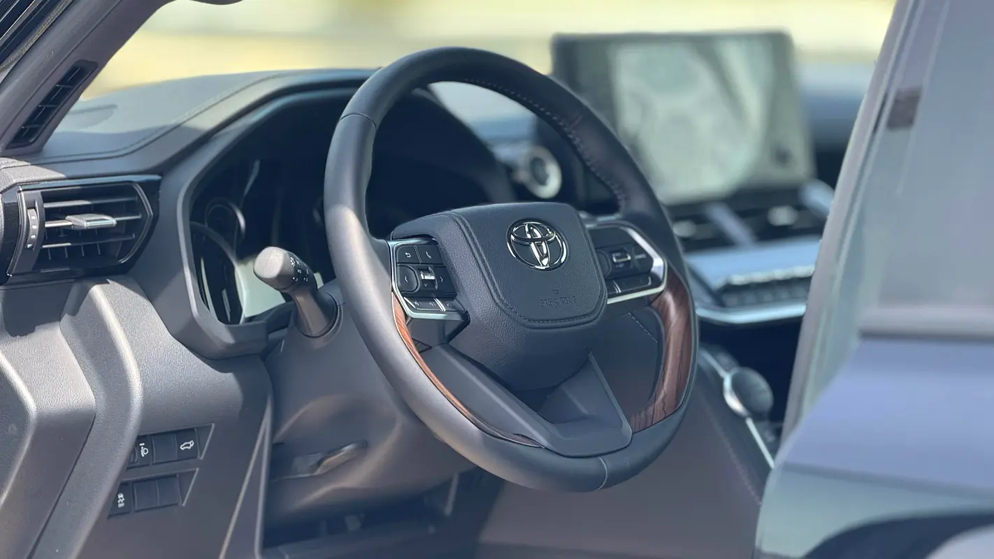 TOYOTA Land Cruiser GXR 2025 - photo 12 - Import Émirats | International Cars