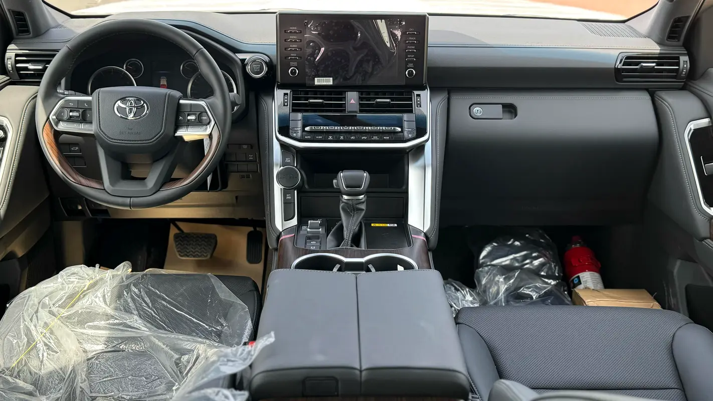 TOYOTA Land Cruiser GXR 2025 - photo 6 - Import Émirats | International Cars