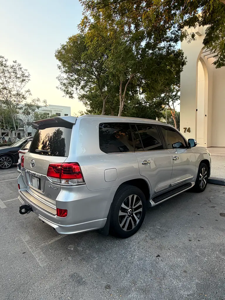 TOYOTA Land Cruiser VXR Grand Touring 2019 - photo 4 - Import Émirats | International Cars