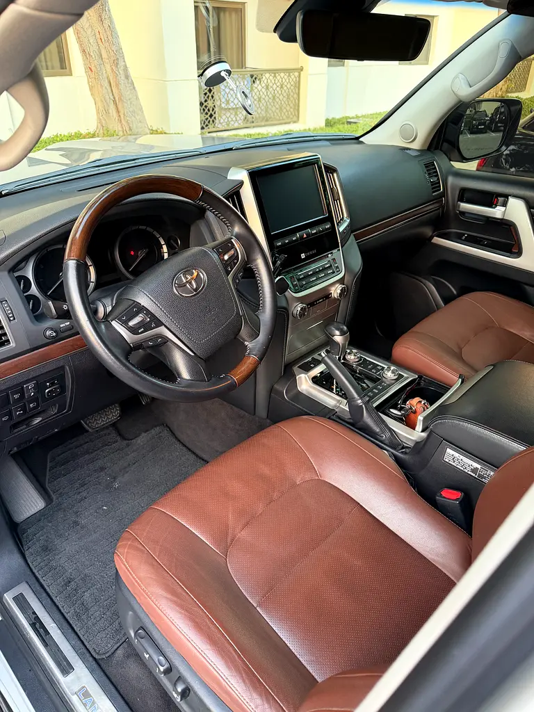 TOYOTA Land Cruiser VXR Grand Touring 2019 - photo 8 - Import Émirats | International Cars