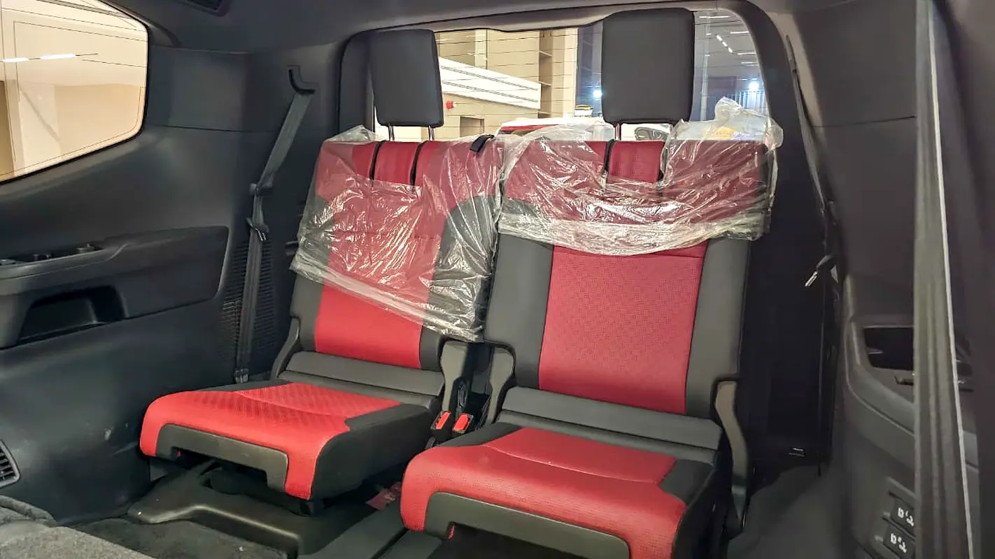 TOYOTA Land Cruiser GR Sport 2023 - photo 10 - Import Émirats | International Cars