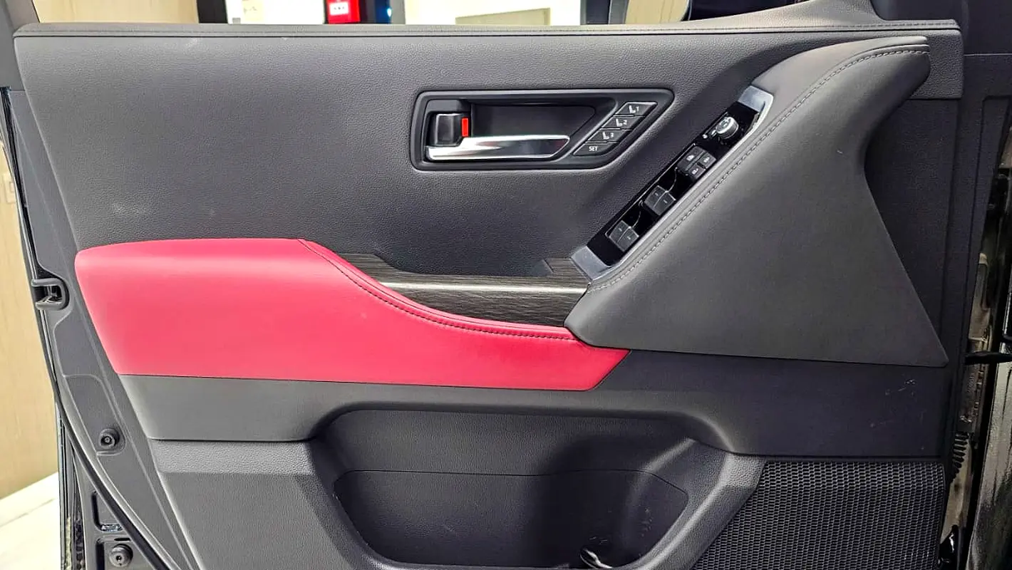 TOYOTA Land Cruiser GR Sport 2023 - photo 6 - Import Émirats | International Cars