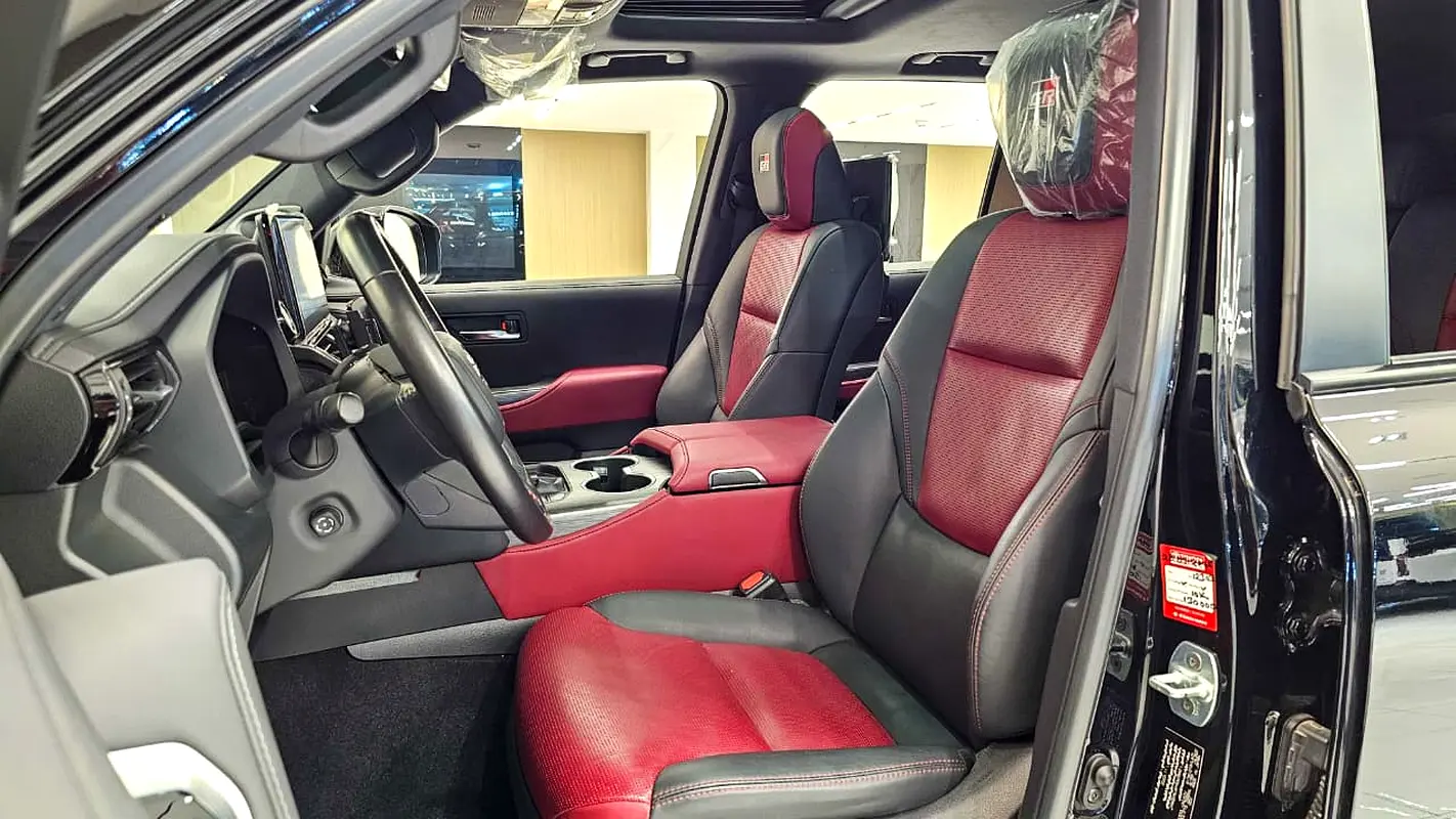 TOYOTA Land Cruiser GR Sport 2023 - photo 7 - Import Émirats | International Cars