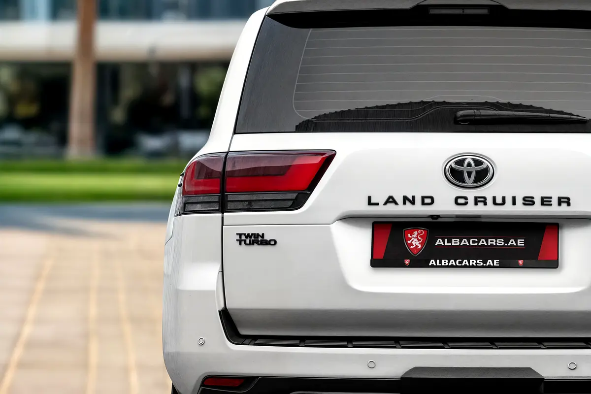 TOYOTA Land Cruiser GR Sport 2022 - photo 6 - Import Émirats | International Cars