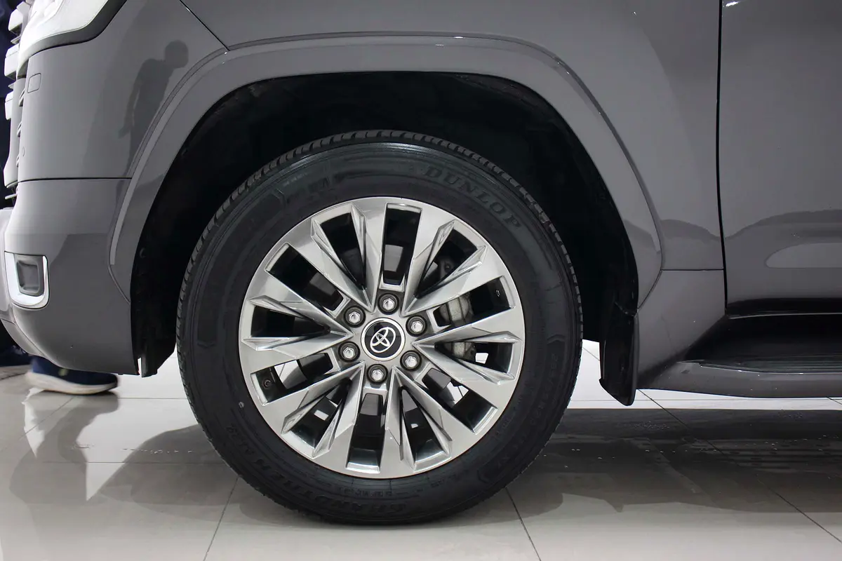 TOYOTA Land Cruiser VXR 2022 - photo 6 - Import Émirats | International Cars