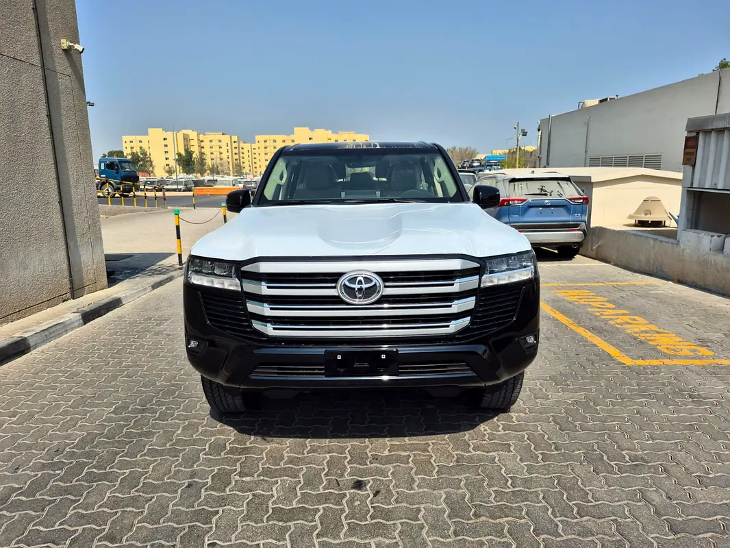 TOYOTA Land Cruiser GXR 2026 - photo 2 - Import Émirats | International Cars