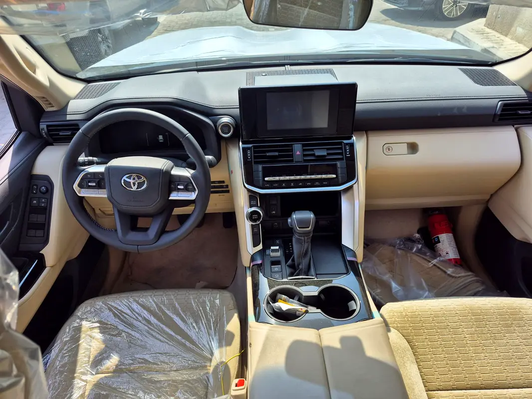 TOYOTA Land Cruiser GXR 2026 - photo 6 - Import Émirats | International Cars