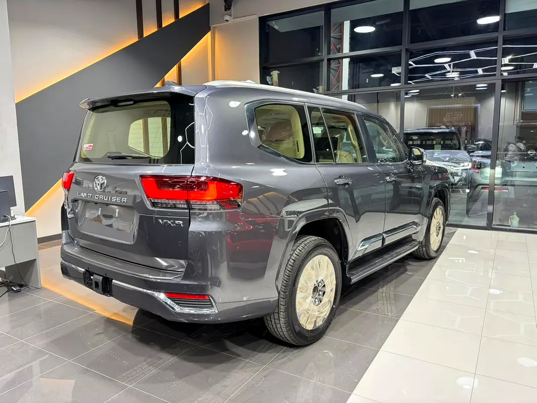 TOYOTA Land Cruiser VXR 2026 - photo 3 - Import Émirats | International Cars