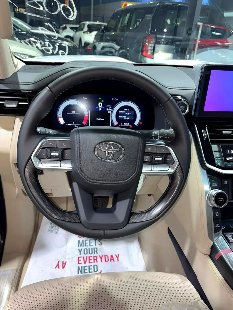 TOYOTA Land Cruiser VXR 2026 - photo 9 - Import Émirats | International Cars