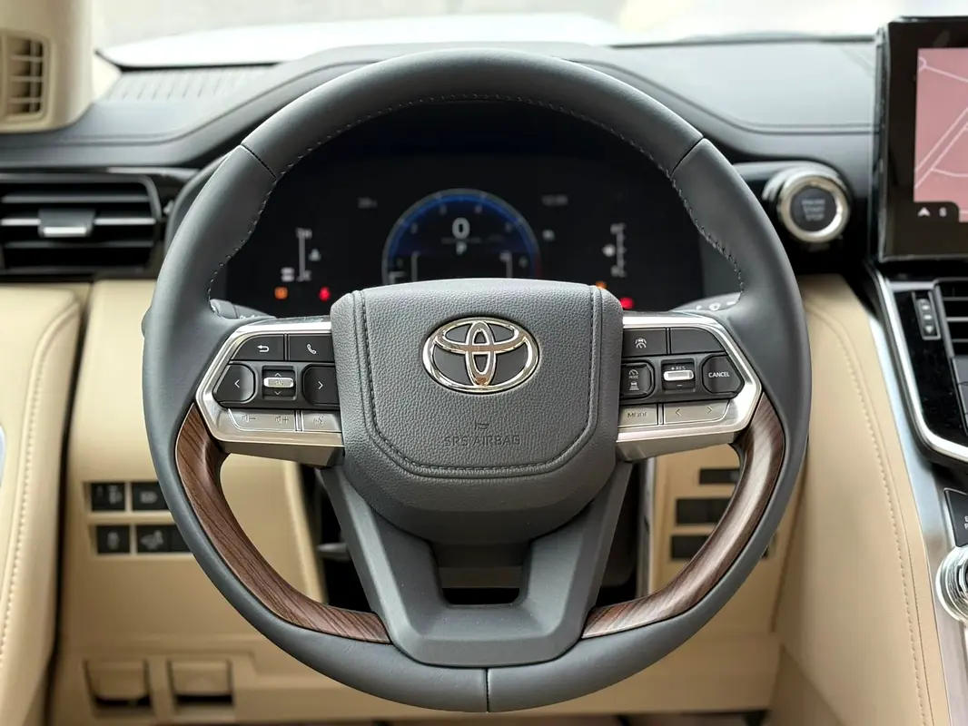 TOYOTA Land Cruiser GXR 2026 - photo 6 - Import Émirats | International Cars