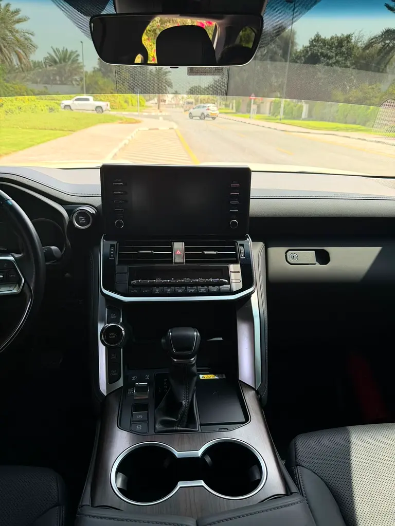 TOYOTA Land Cruiser GXR 2022 - photo 12 - Import Émirats | International Cars