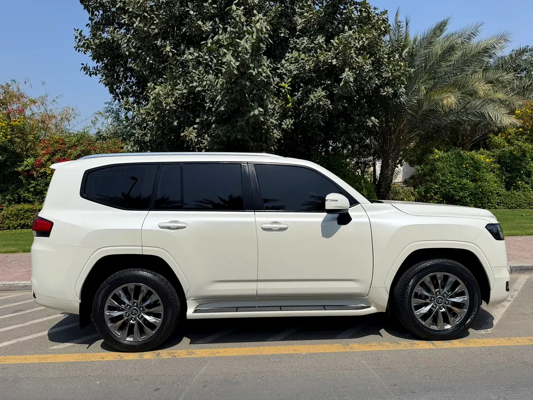 TOYOTA Land Cruiser GXR 2022 - photo 8 - Import Émirats | International Cars