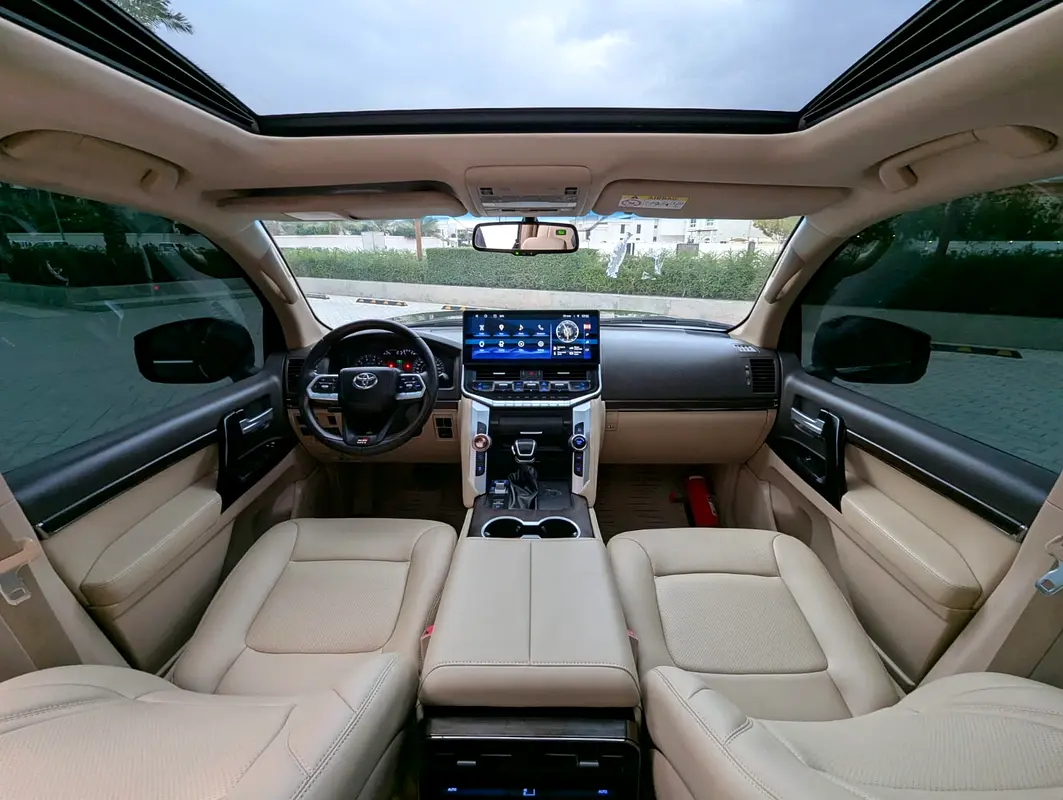 TOYOTA Land Cruiser GXR 2015 - photo 3 - Import Émirats | International Cars