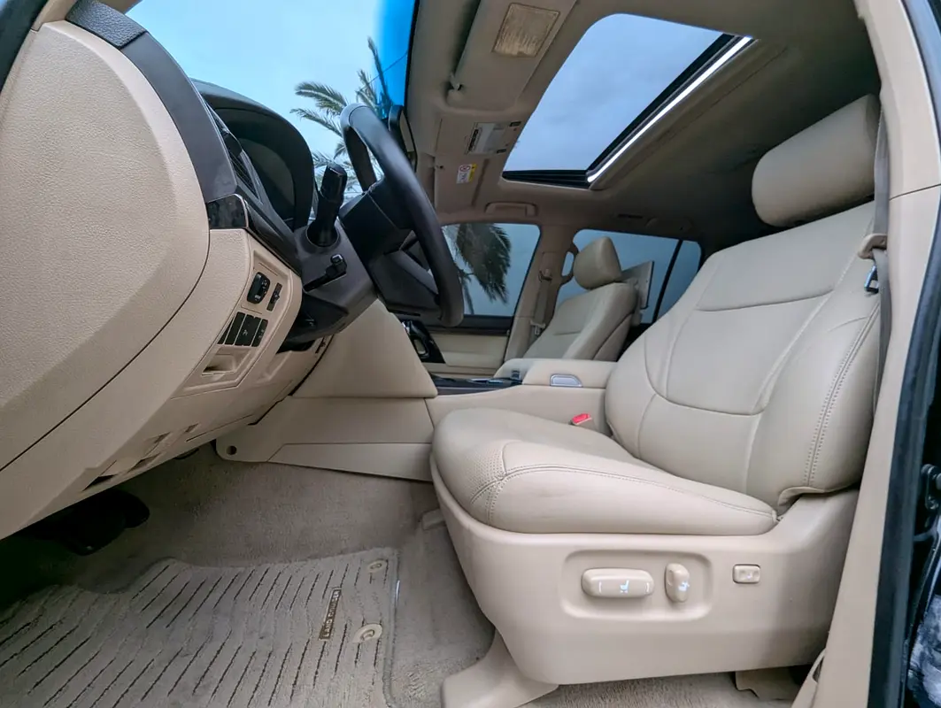 TOYOTA Land Cruiser GXR 2015 - photo 5 - Import Émirats | International Cars