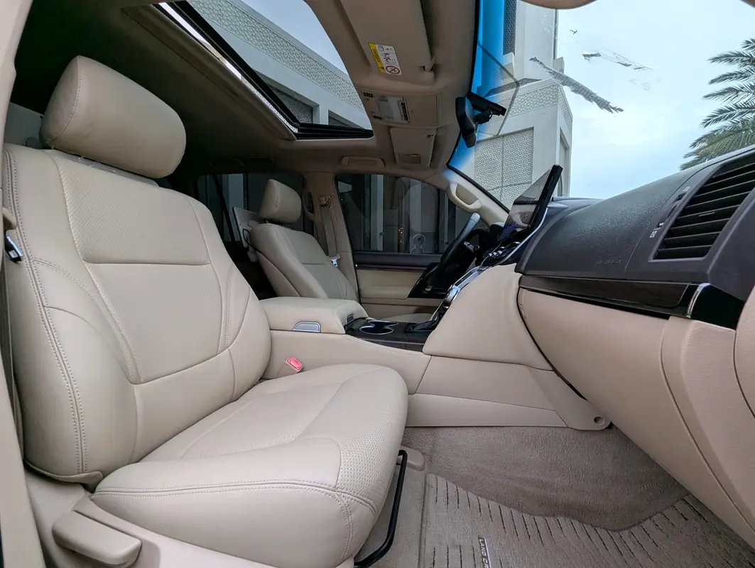 TOYOTA Land Cruiser GXR 2015 - photo 6 - Import Émirats | International Cars