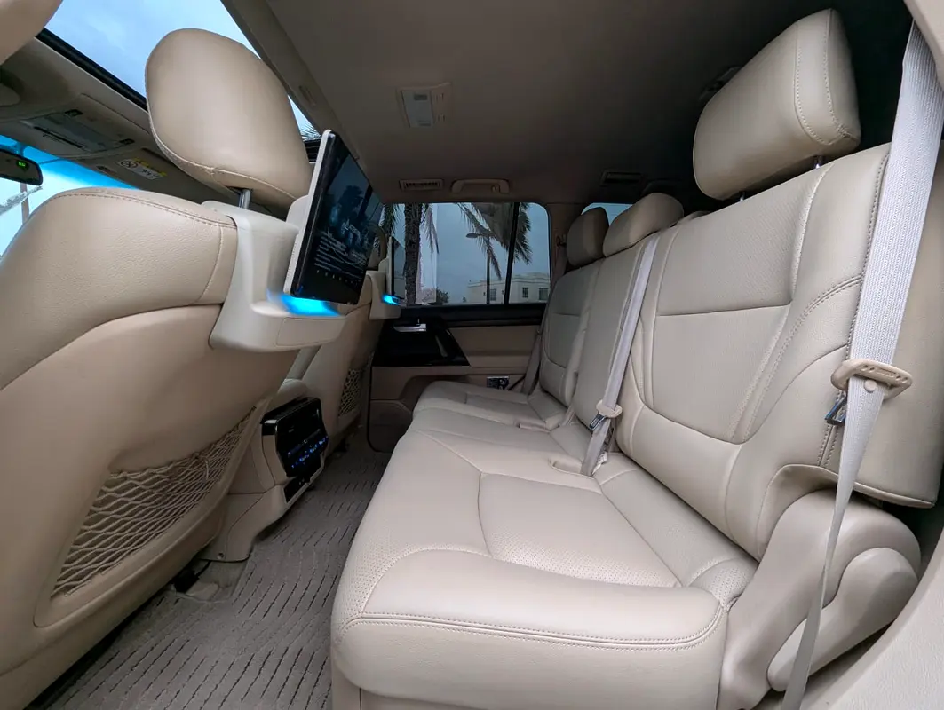 TOYOTA Land Cruiser GXR 2015 - photo 8 - Import Émirats | International Cars