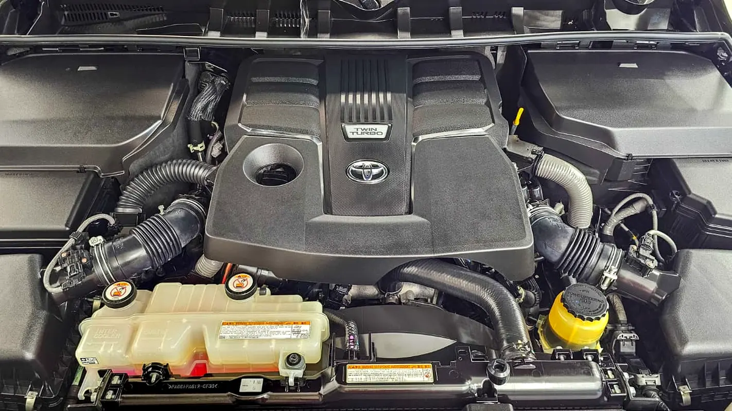 TOYOTA Land Cruiser GXR 2023 - photo 11 - Import Émirats | International Cars