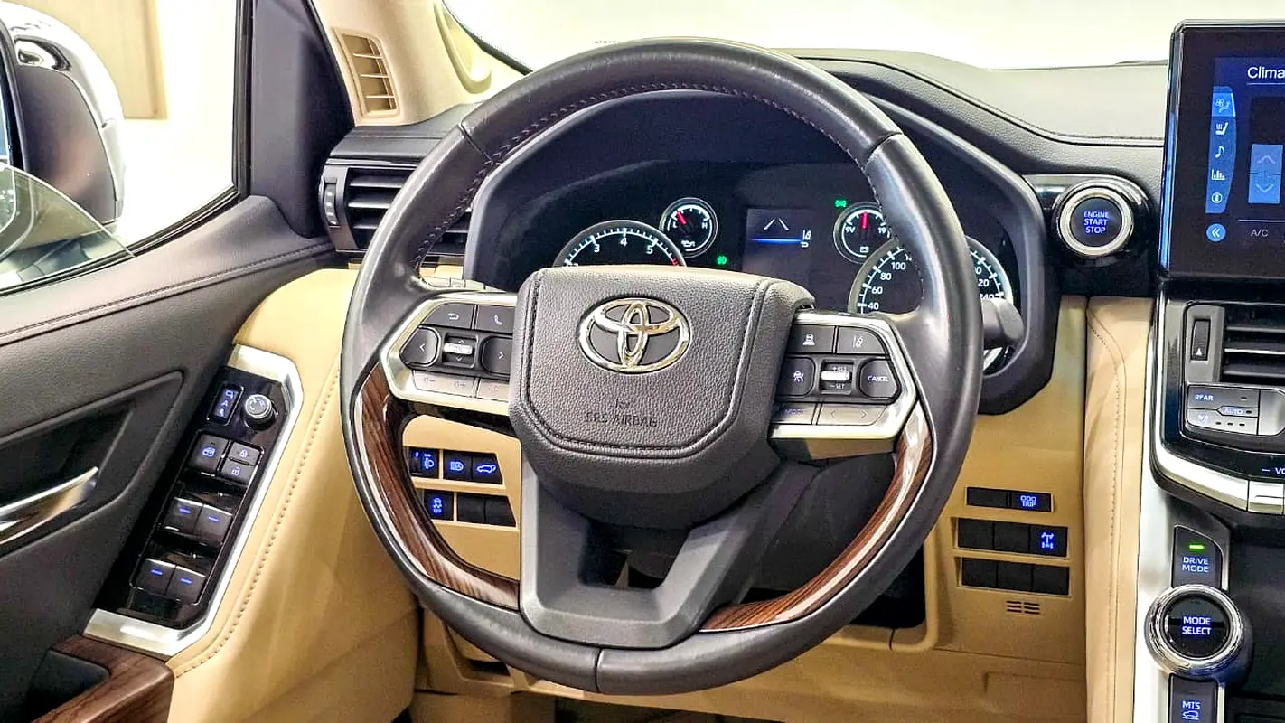 TOYOTA Land Cruiser GXR 2023 - photo 4 - Import Émirats | International Cars