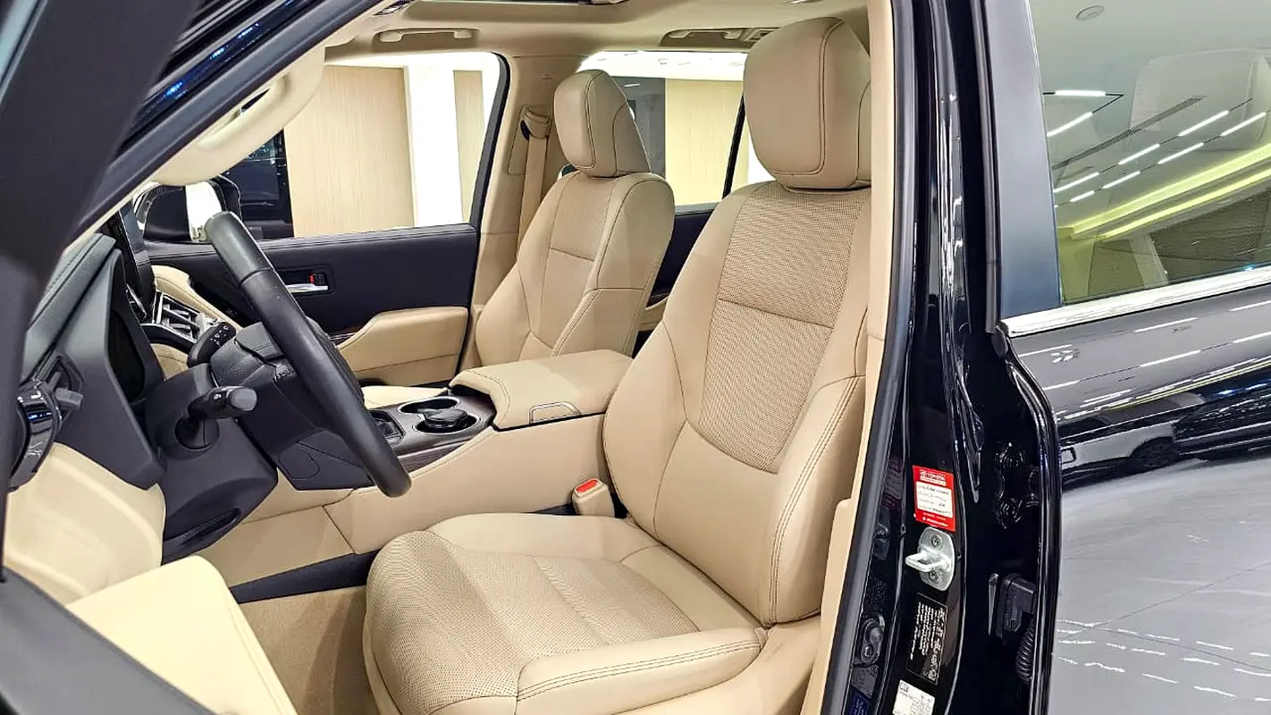 TOYOTA Land Cruiser GXR 2023 - photo 8 - Import Émirats | International Cars