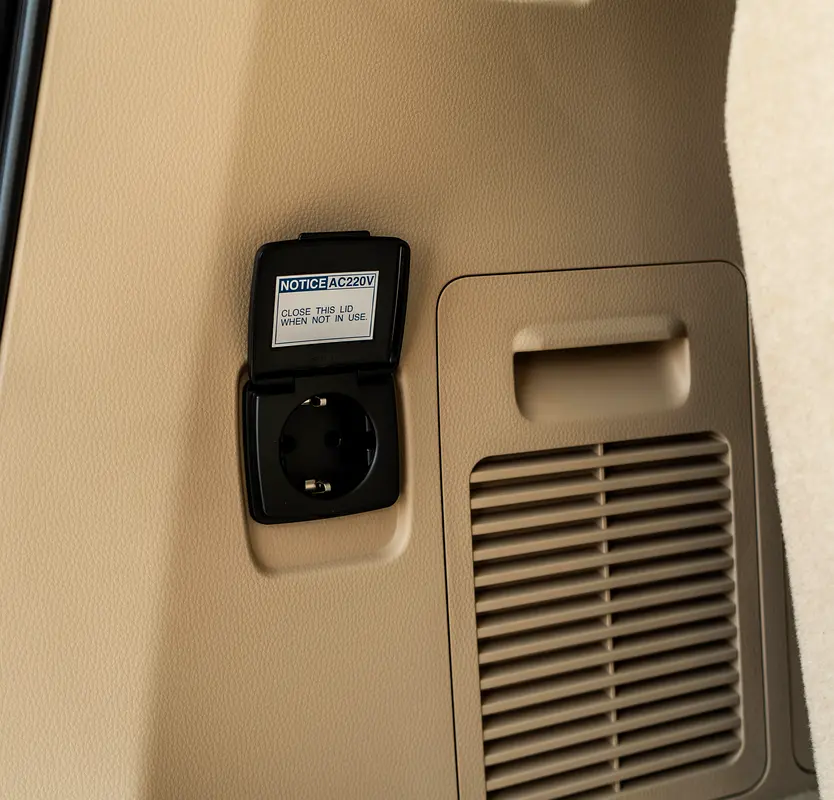 TOYOTA Land Cruiser GXR 2026 - photo 11 - Import Émirats | International Cars