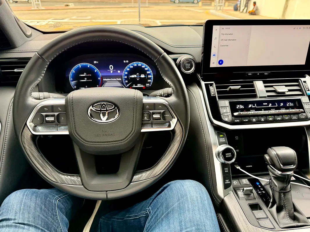 TOYOTA Land Cruiser VXR 2025 - photo 8 - Import Émirats | International Cars