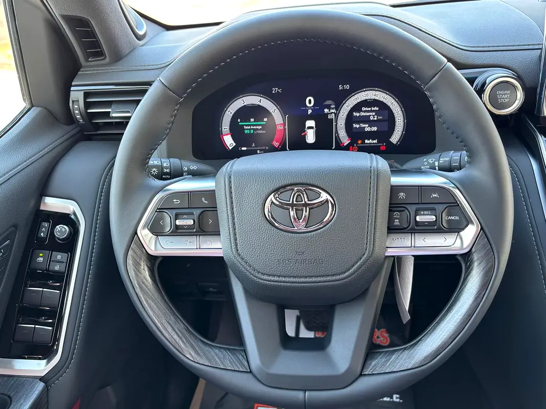 TOYOTA Land Cruiser VXR 2026 - photo 12 - Import Émirats | International Cars