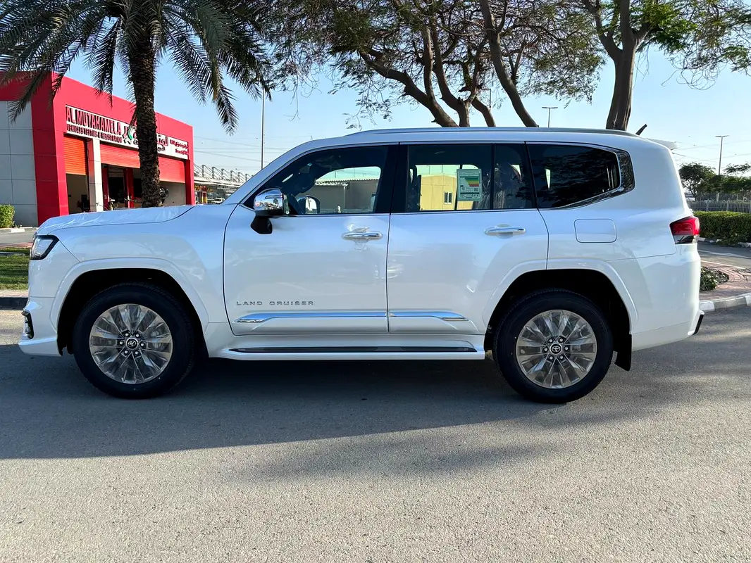 TOYOTA Land Cruiser VXR 2026 - photo 4 - Import Émirats | International Cars