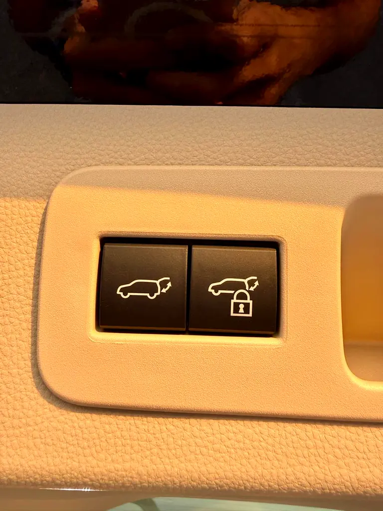 TOYOTA Land Cruiser GXR 2025 - photo 11 - Import Émirats | International Cars