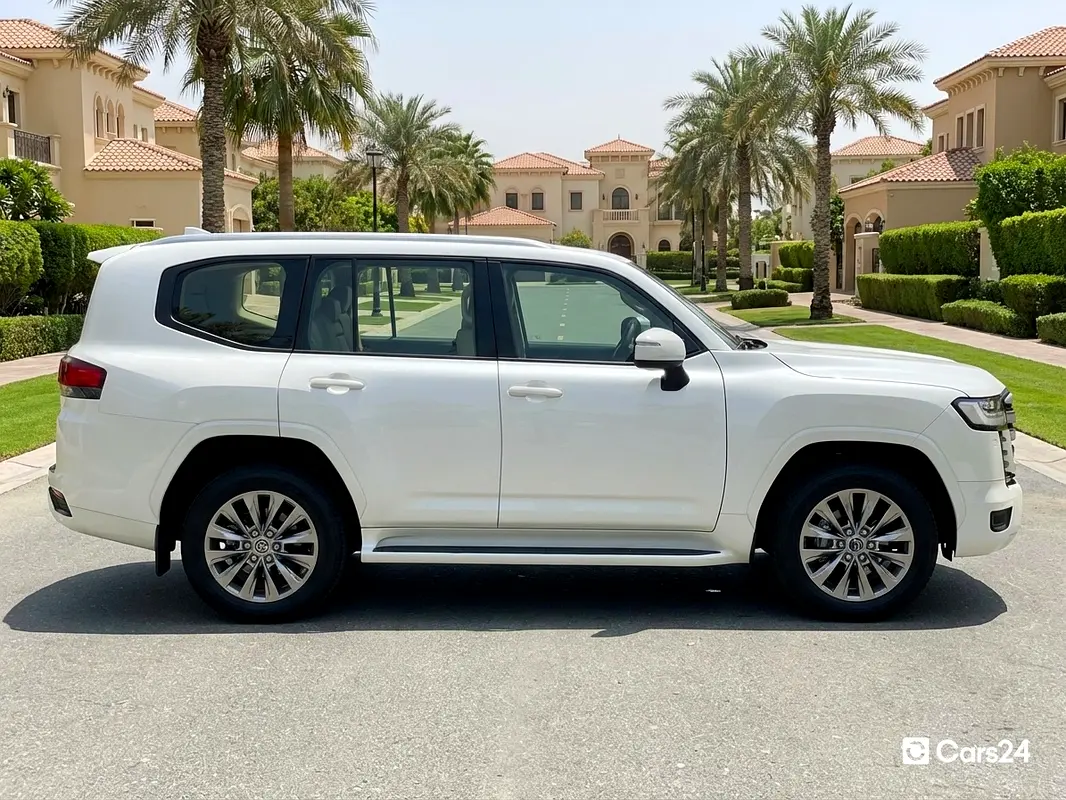 TOYOTA Land Cruiser GXR 2024 - photo 5 - Import Émirats | International Cars