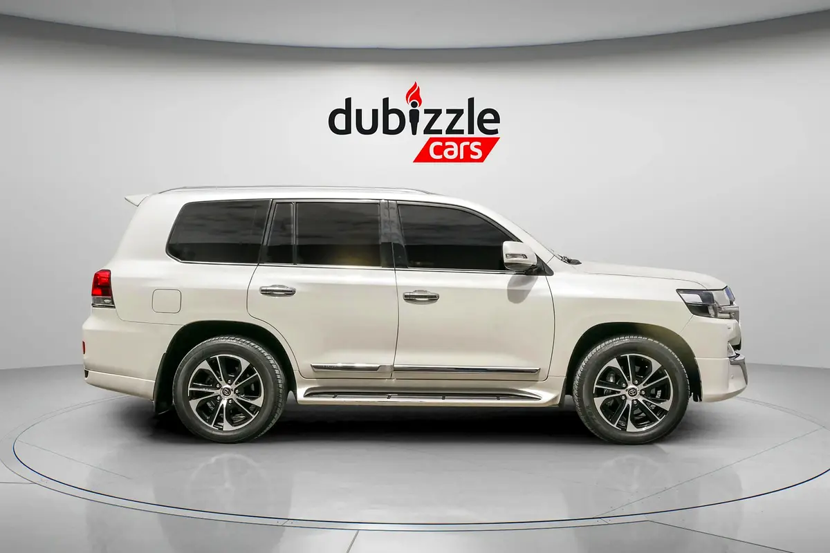 TOYOTA Land Cruiser GXR 2021 - photo 4 - Import Émirats | International Cars